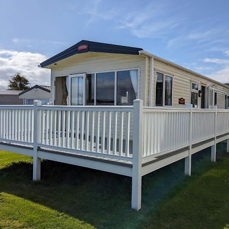 Beautiful Pet Friendly Southerness Caravan With Sea View & Decking Area Mainsriddle Exterior photo