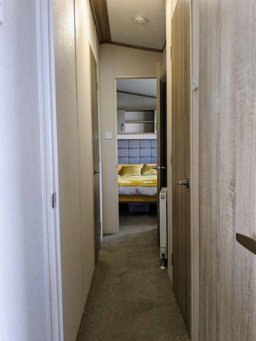 Beautiful Pet Friendly Southerness Caravan With Sea View & Decking Area Mainsriddle Exterior photo